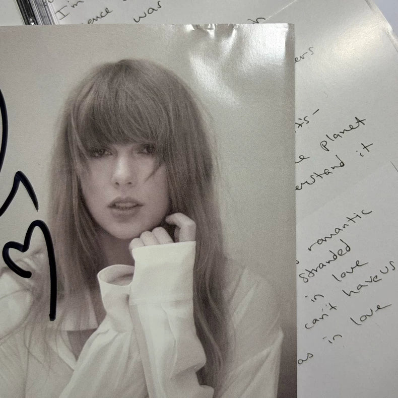 Taylor Swift – The Tortured Poets Department Signed CD — detail 3