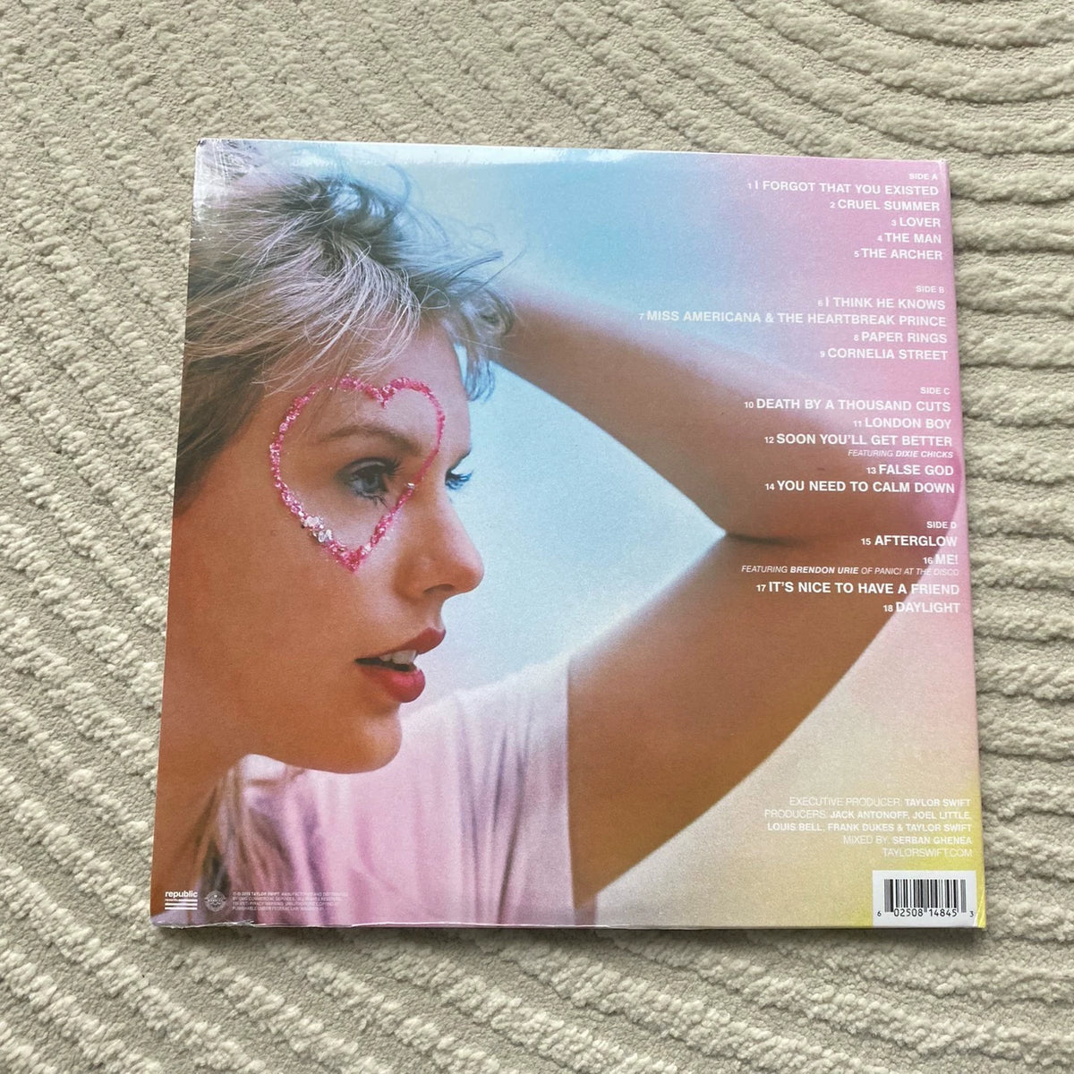 Taylor Swift – Lover, Pink and Blue Vinyl 2LP – actual item photograph 2