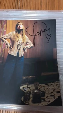 Taylor Swift – Midnights Blood Moon Vinyl & Signed Heart Art Card Set