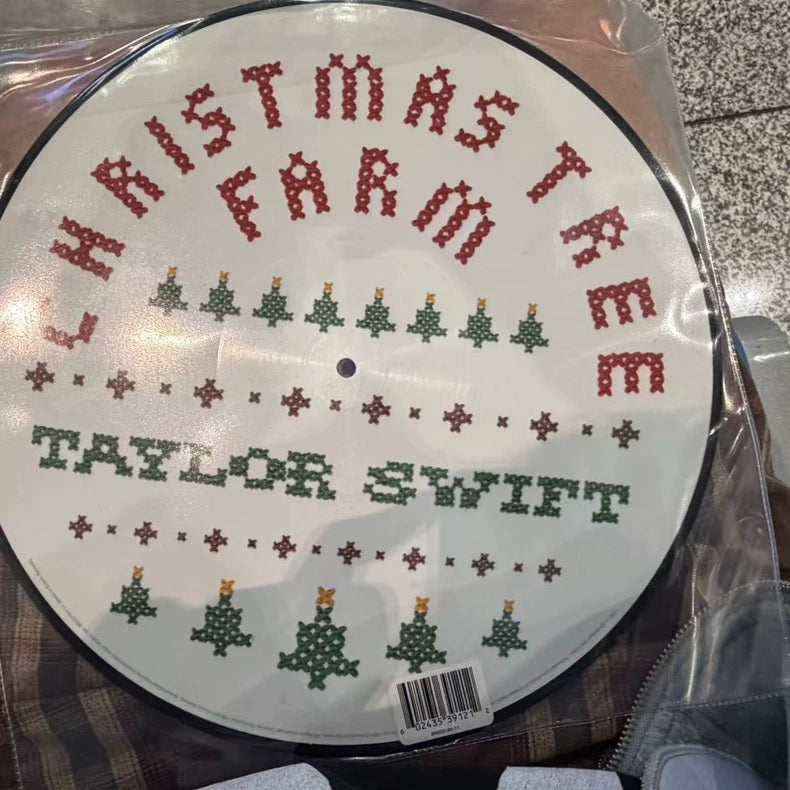 Taylor Swift – Christmas Tree Farm Picture Disc — detail 2