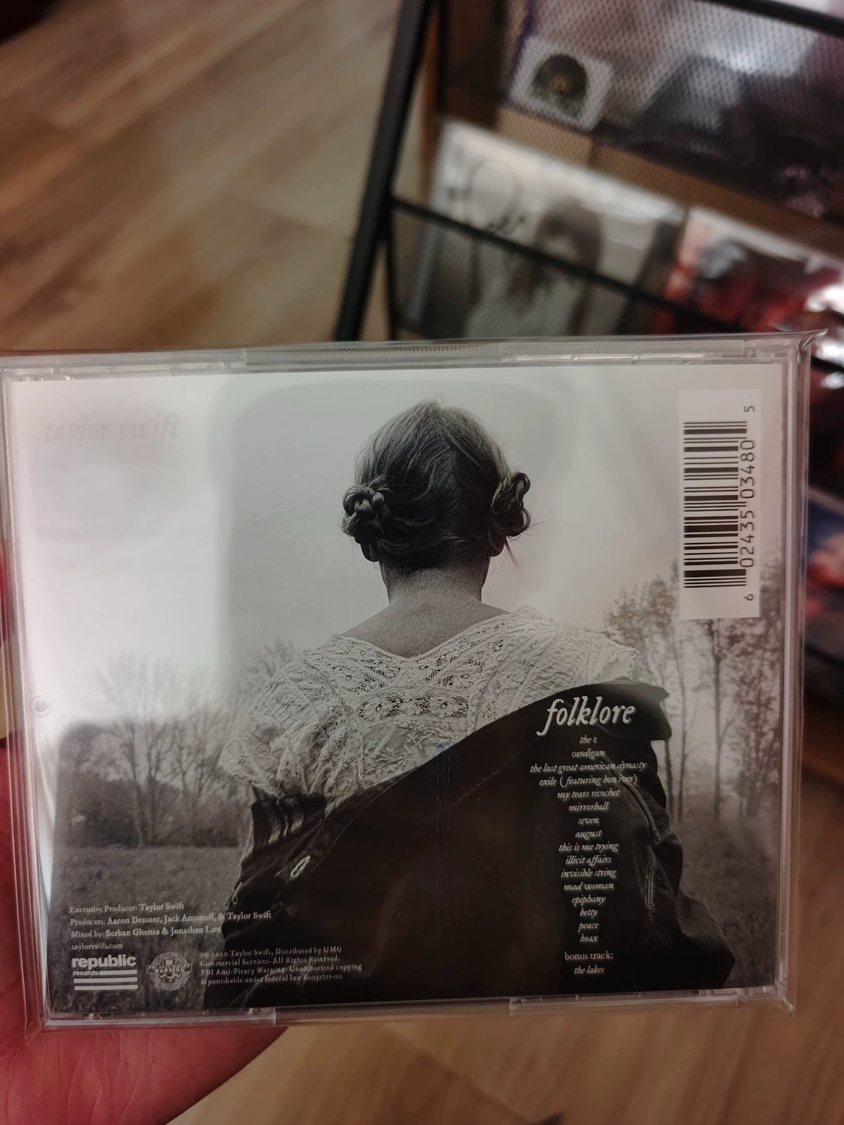 Taylor Swift – Folklore, Seller-Listed Signed CD – photo 2