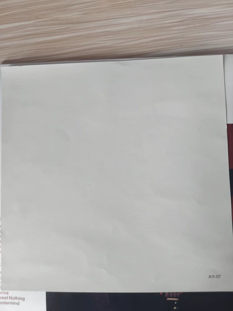 Taylor Swift – Midnights Blood Moon Heart-Signed Card — detail 2