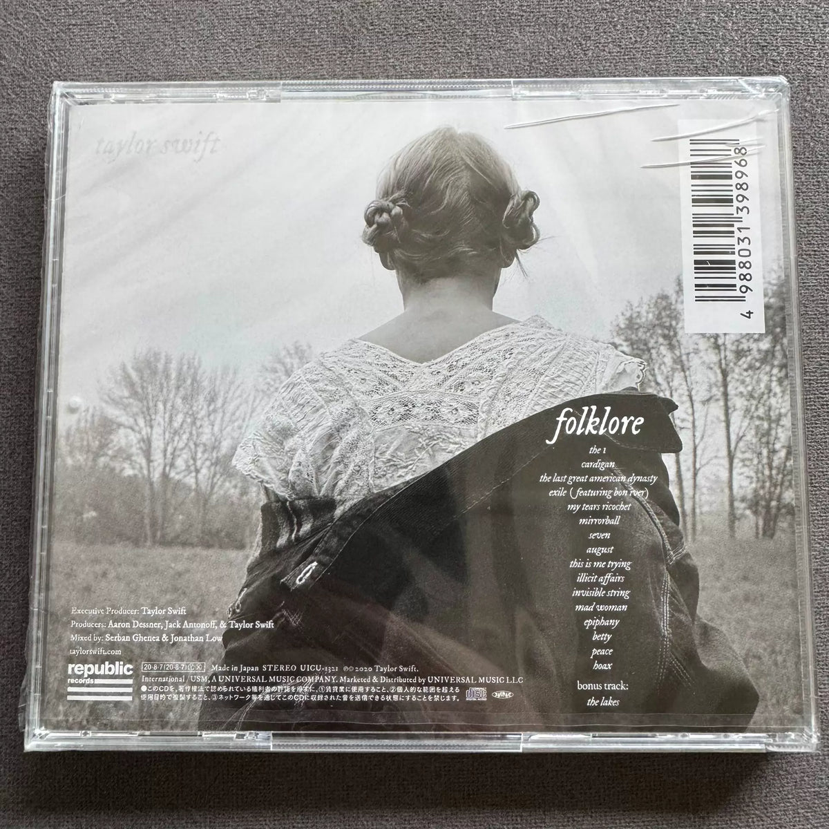 Taylor Swift – folklore — Japan CD, Sealed with Case Crack — actual item photo 2