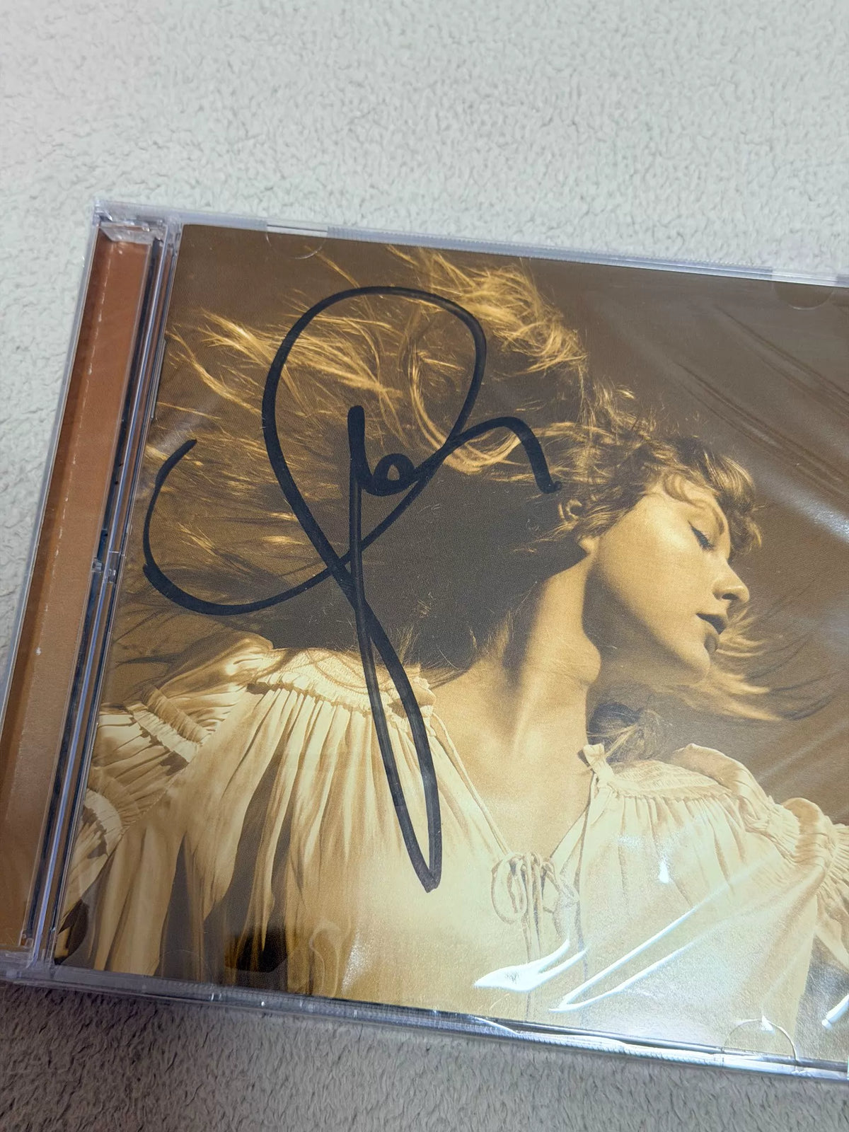 Taylor Swift – Fearless (Taylor’s Version), Signed Sealed 2CD – actual item photograph 3