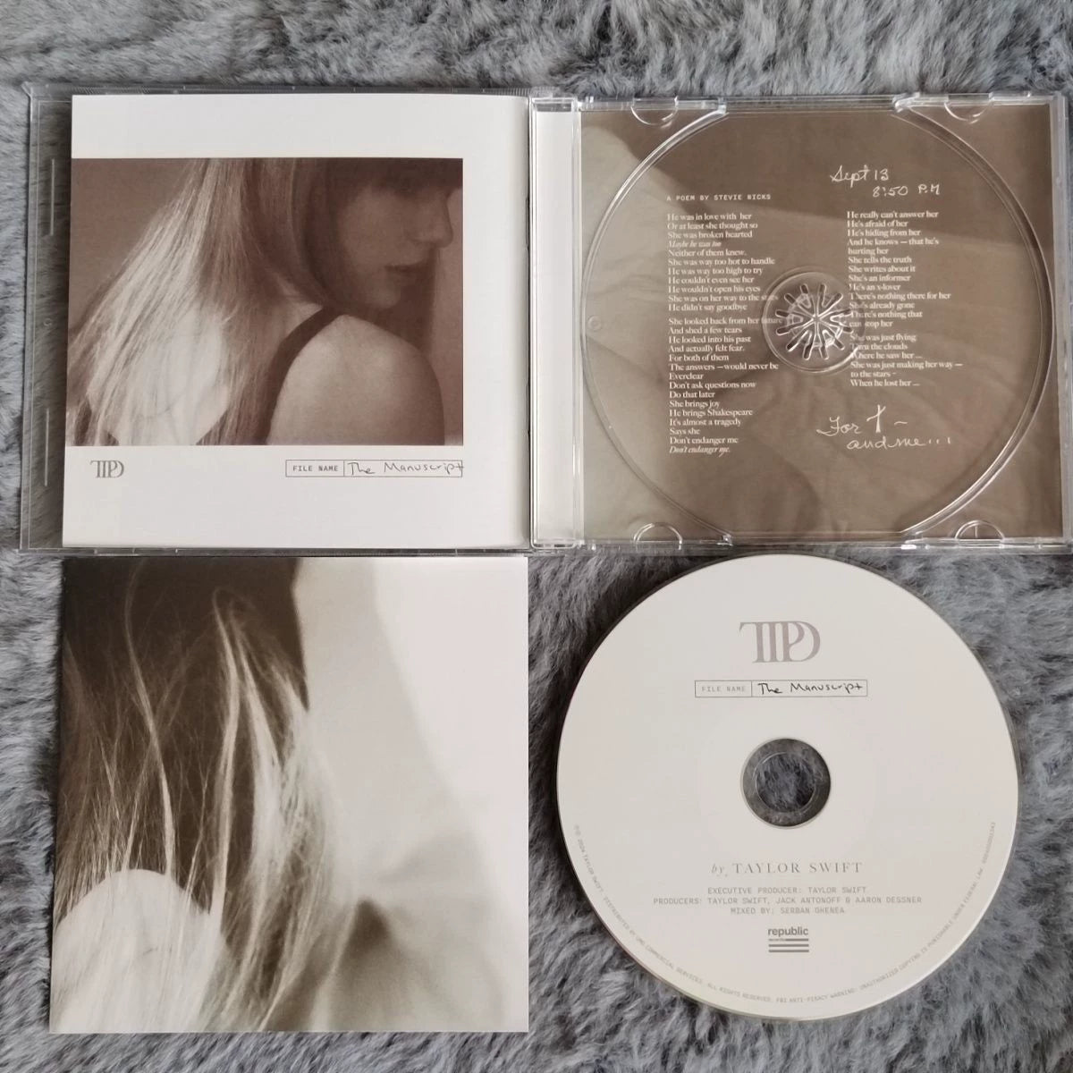 Taylor Swift — The Tortured Poets Department CD with Poster & Lyrics Book — photo 7