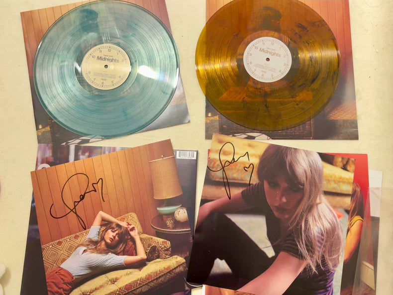 Taylor Swift – Midnights – Coloured Vinyl with Signed Photo