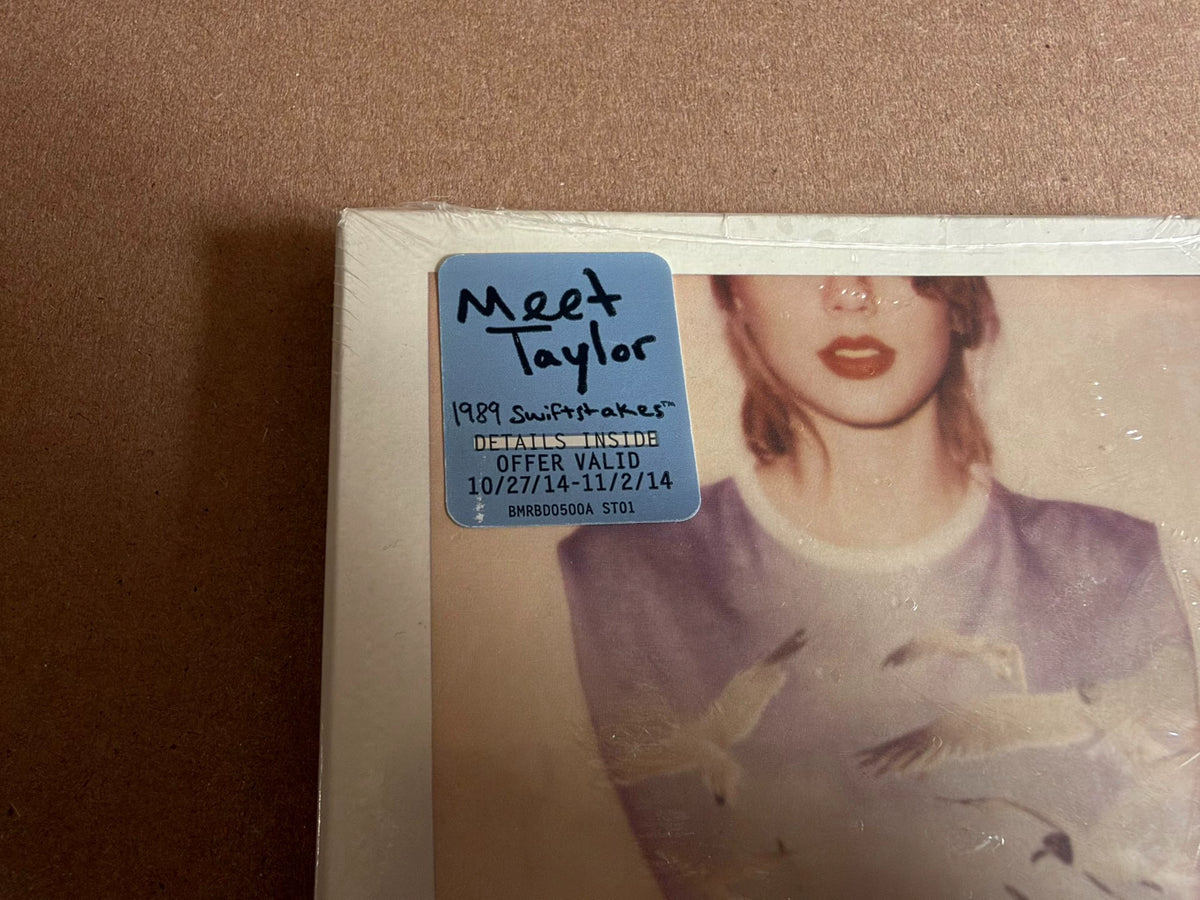 Taylor Swift – 1989 — US First-Week CD with Polaroids — actual item photo 2