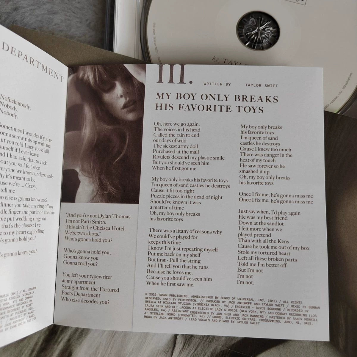 Taylor Swift — The Tortured Poets Department CD with Poster & Lyrics Book — photo 3