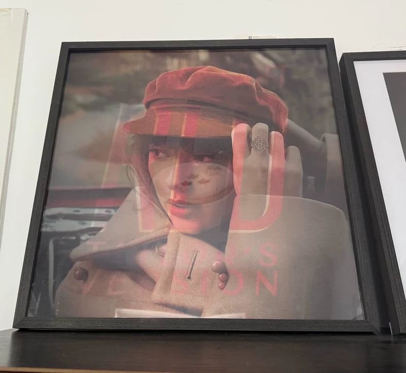 Taylor Swift – RED Poster with Frame – actual product photo 1
