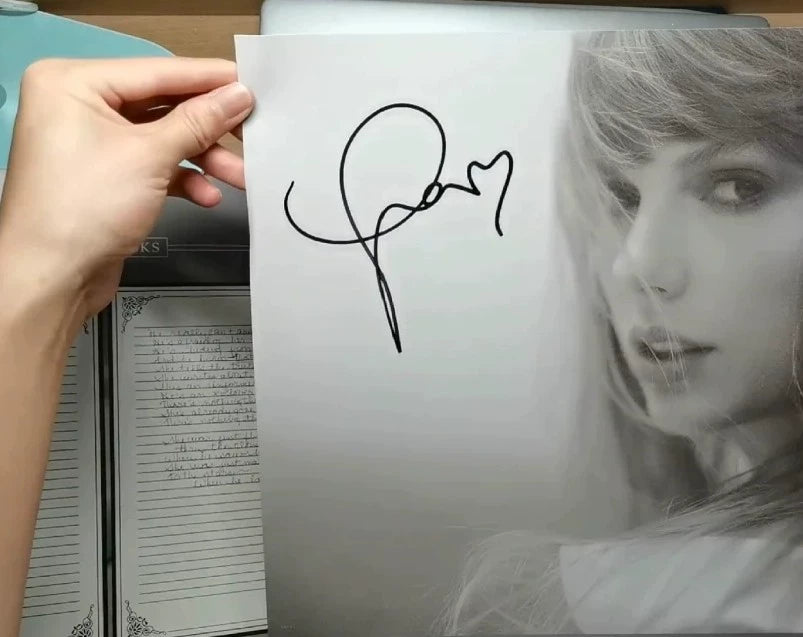 Taylor Swift – The Tortured Poets Department – Signed Black Vinyl 2LP — product detail 4