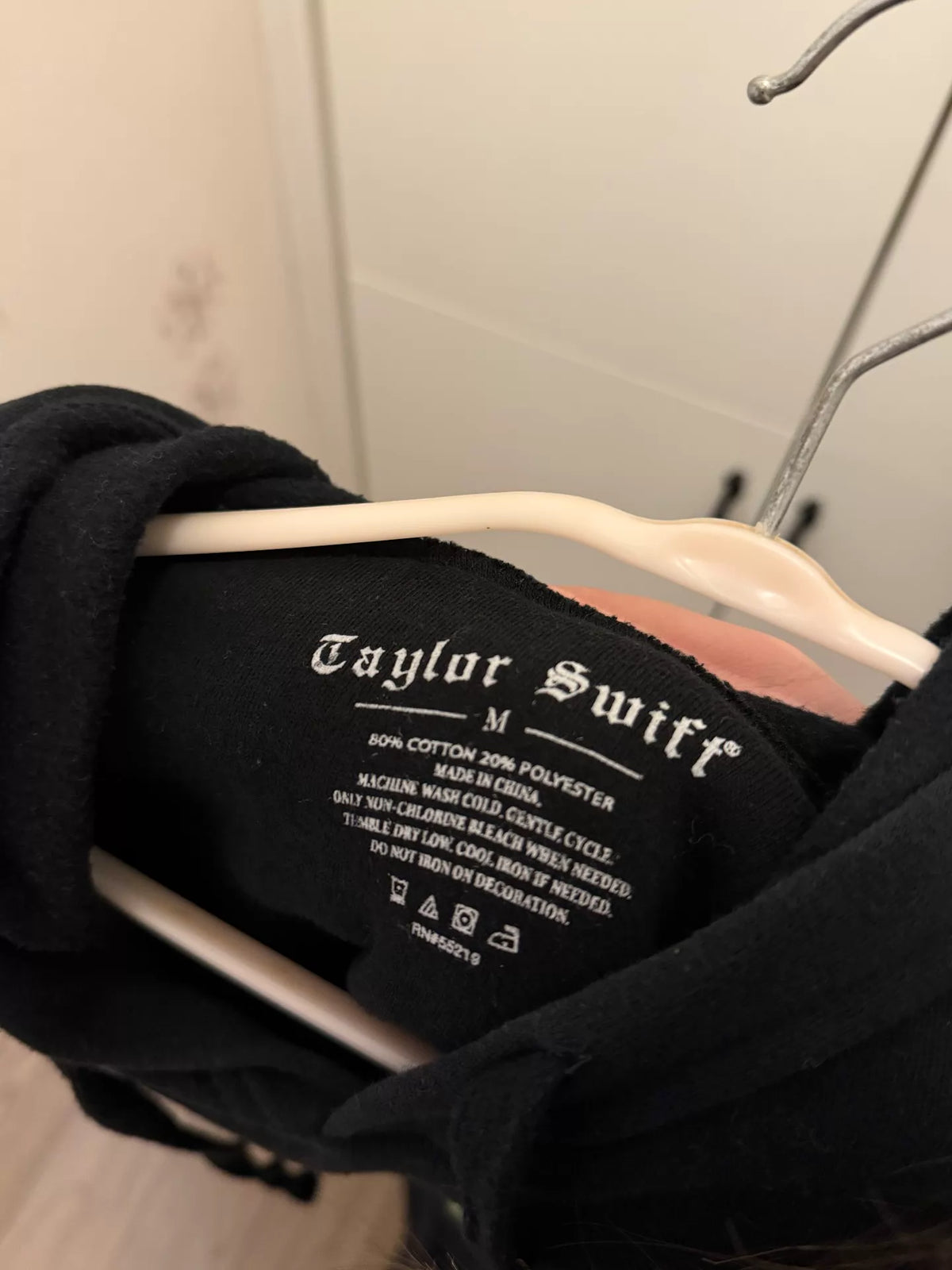 Taylor Swift – Reputation Snake Hoodie – Oversized Size M — product detail 2