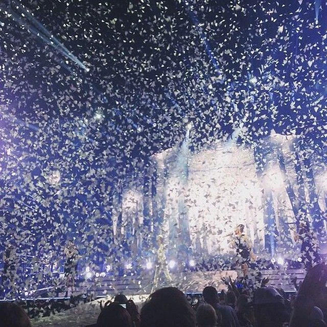 Taylor Swift – Reputation Stadium Tour Confetti Newspaper