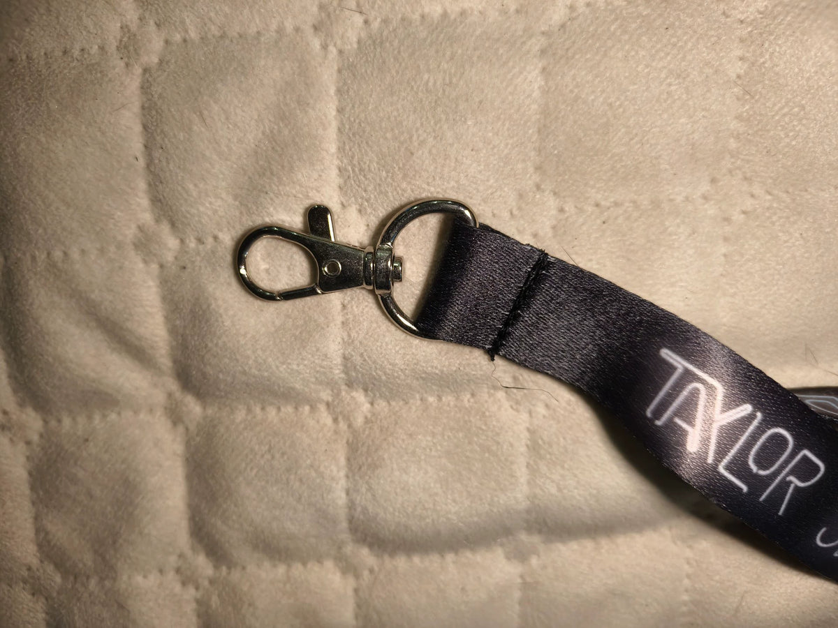 Taylor Swift – 1989 World Tour — Black Shoulder Bag and Lanyard — actual item photo 6