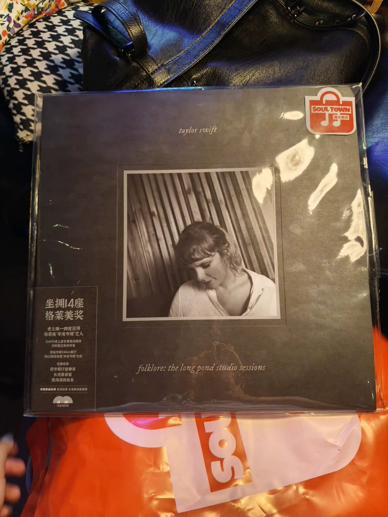 Taylor Swift – folklore Vinyl 2LP (Side-Opened) – actual product photo 2