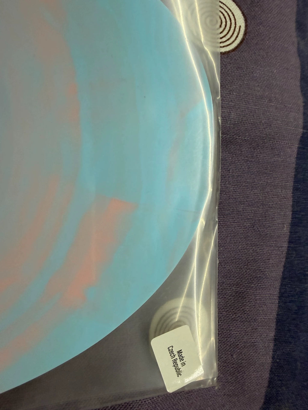 Taylor Swift – Lover Live from Paris – Heart-Shaped 2LP, Split PVC Sleeve – actual item photograph 5