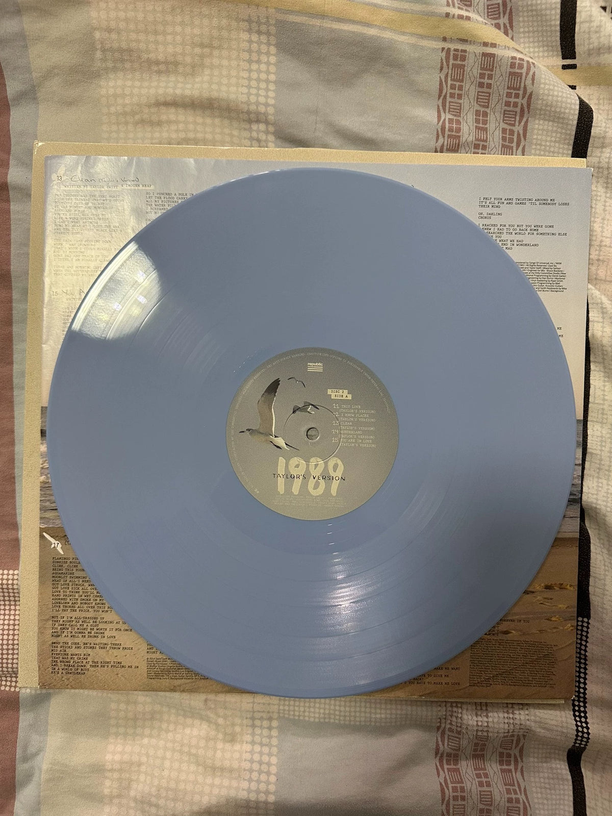 Taylor Swift – 1989 (Taylor’s Version) – Blue 2LP – actual item photograph 4