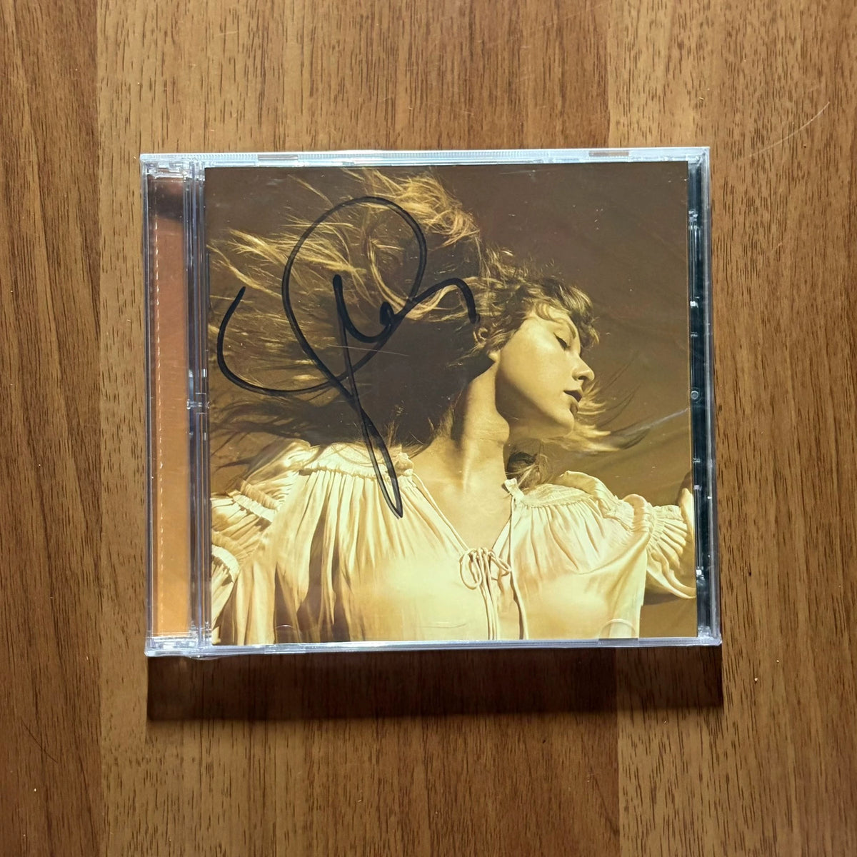 Taylor Swift – Fearless (Taylor’s Version), Signed 2CD – actual item photograph 3
