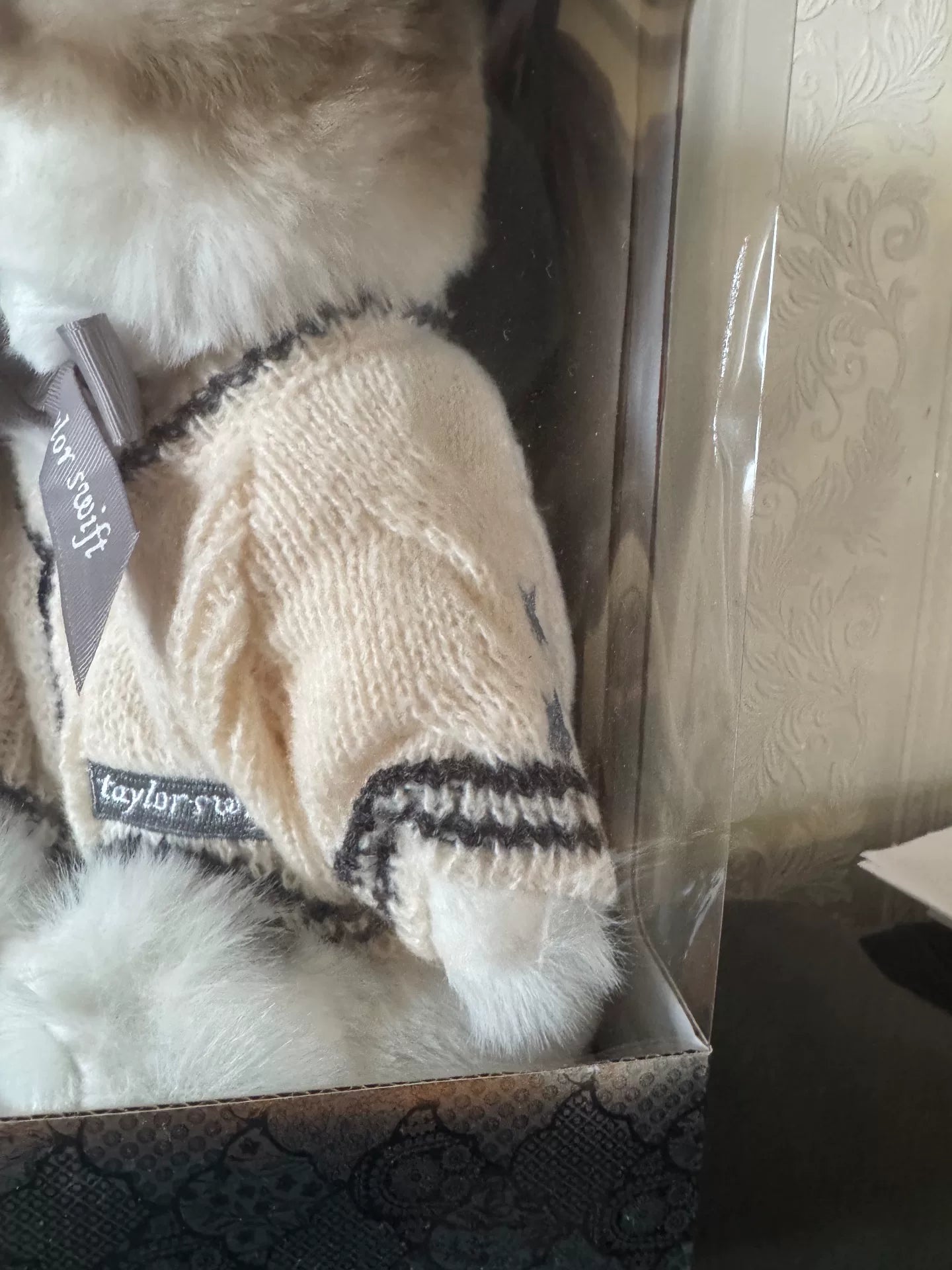 Taylor Swift – Folklore Cat Plush Doll — detail 5