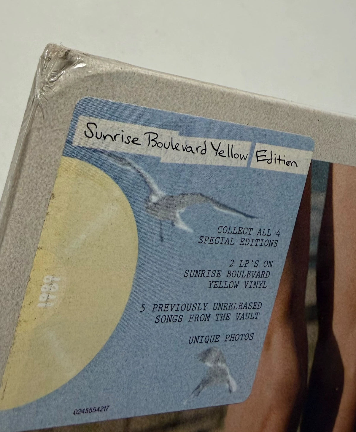 Taylor Swift – 1989 (Taylor’s Version) – Yellow 2LP, Damaged Sleeve – actual item photograph 3