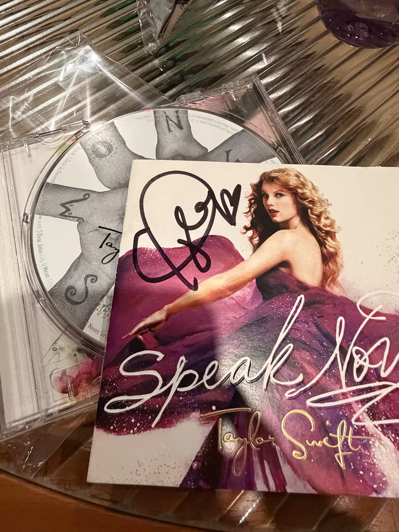 Taylor Swift – Speak Now Signed CD