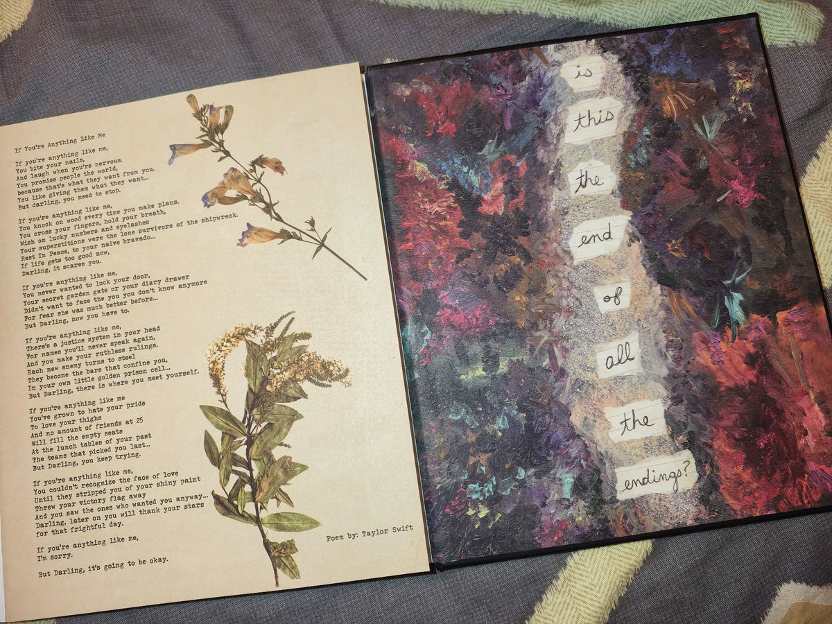 Taylor Swift – Reputation – Snakeskin-Texture Hardcover Book – actual item photograph 2
