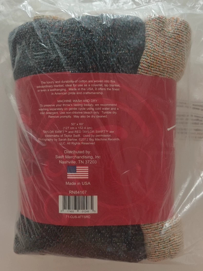 Taylor Swift – RED Official Cotton Blanket (Sealed) – actual product photo 2