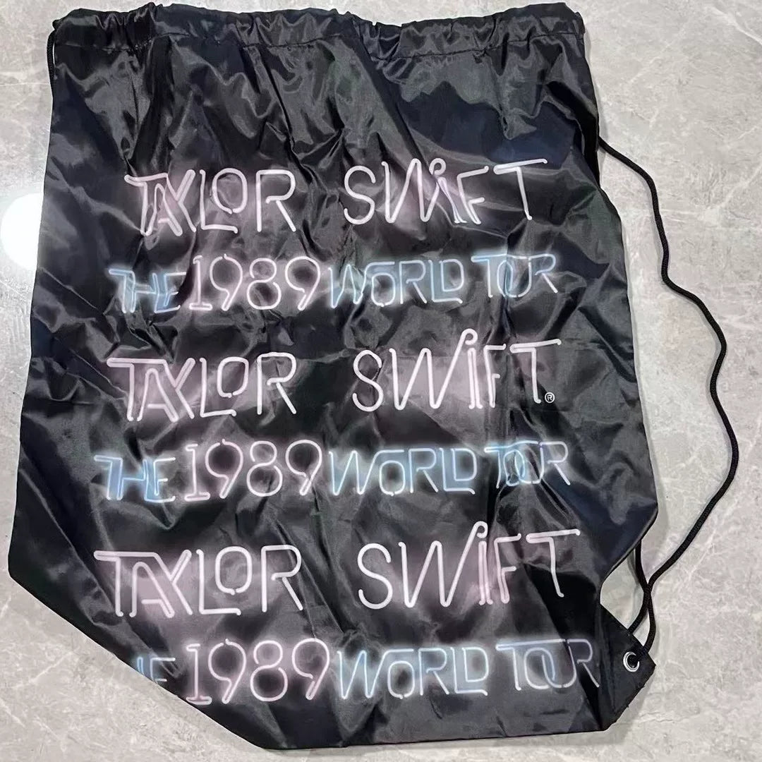 Taylor Swift – The 1989 World Tour – Three-Piece Merchandise Set