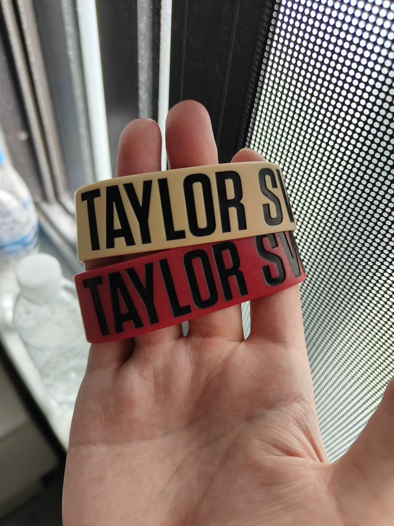 Taylor Swift – Red Tour Official Bracelet Set – Red & White