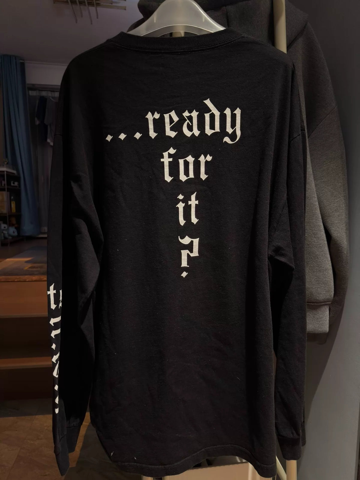 Taylor Swift – Reputation Stadium Tour Long-Sleeve T-Shirt – Size XL — product detail 4