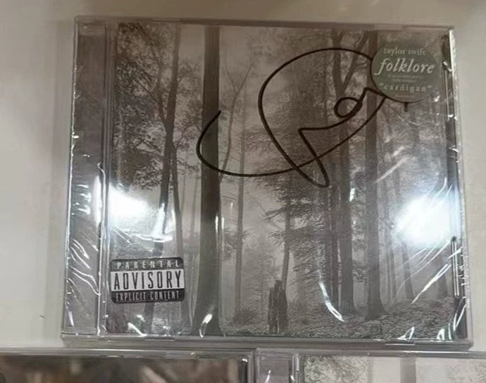 Taylor Swift – Folklore – Signed CD with Separate Heart – actual item photograph