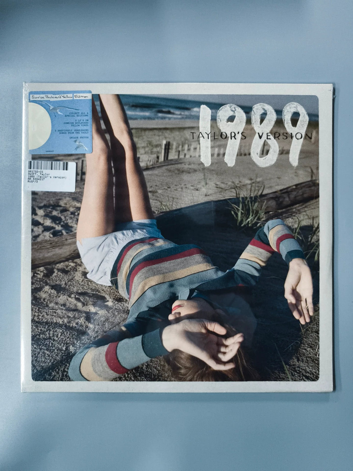 Taylor Swift – 1989 (Taylor’s Version) – Sunrise Boulevard Yellow 2LP – actual item photo 1