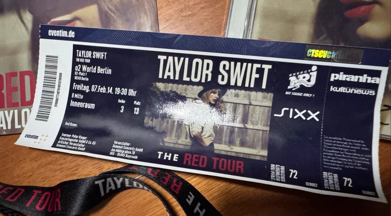 Taylor Swift Red Original Hand-Signed CD Rare Heart Autograph 2014 Tour VIP