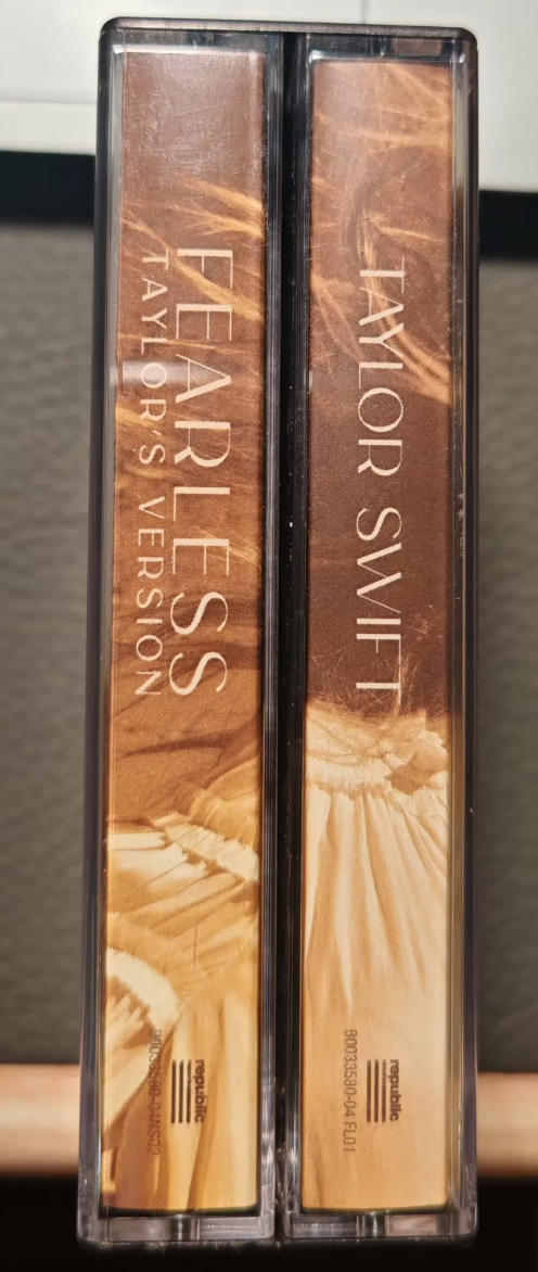 Taylor Swift – Fearless Taylor’s Version Cassette Tape Open Box