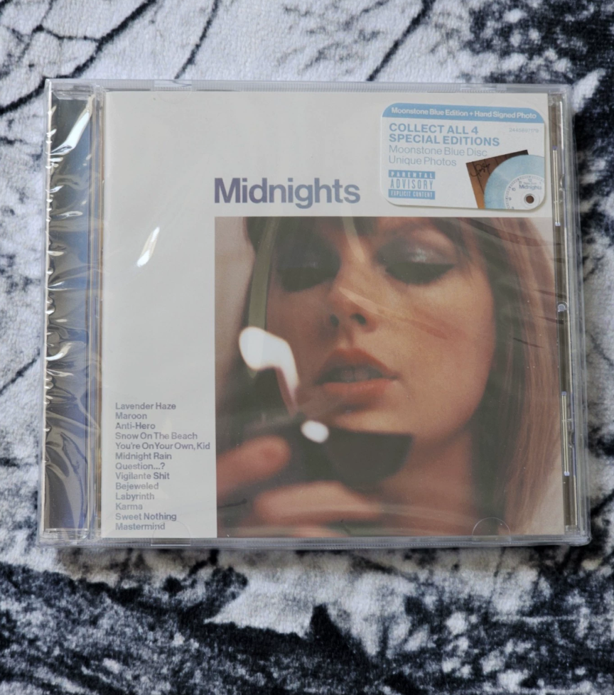 Taylor Swift – Midnights Moonstone Blue Signed CD Special Signature Opened