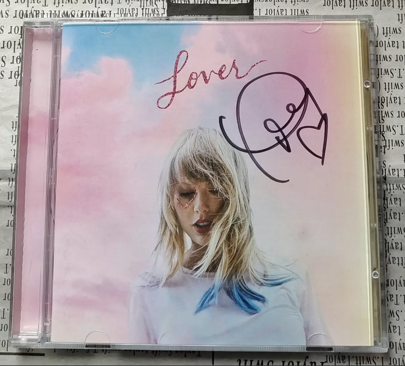 Taylor Swift Lover – URVC