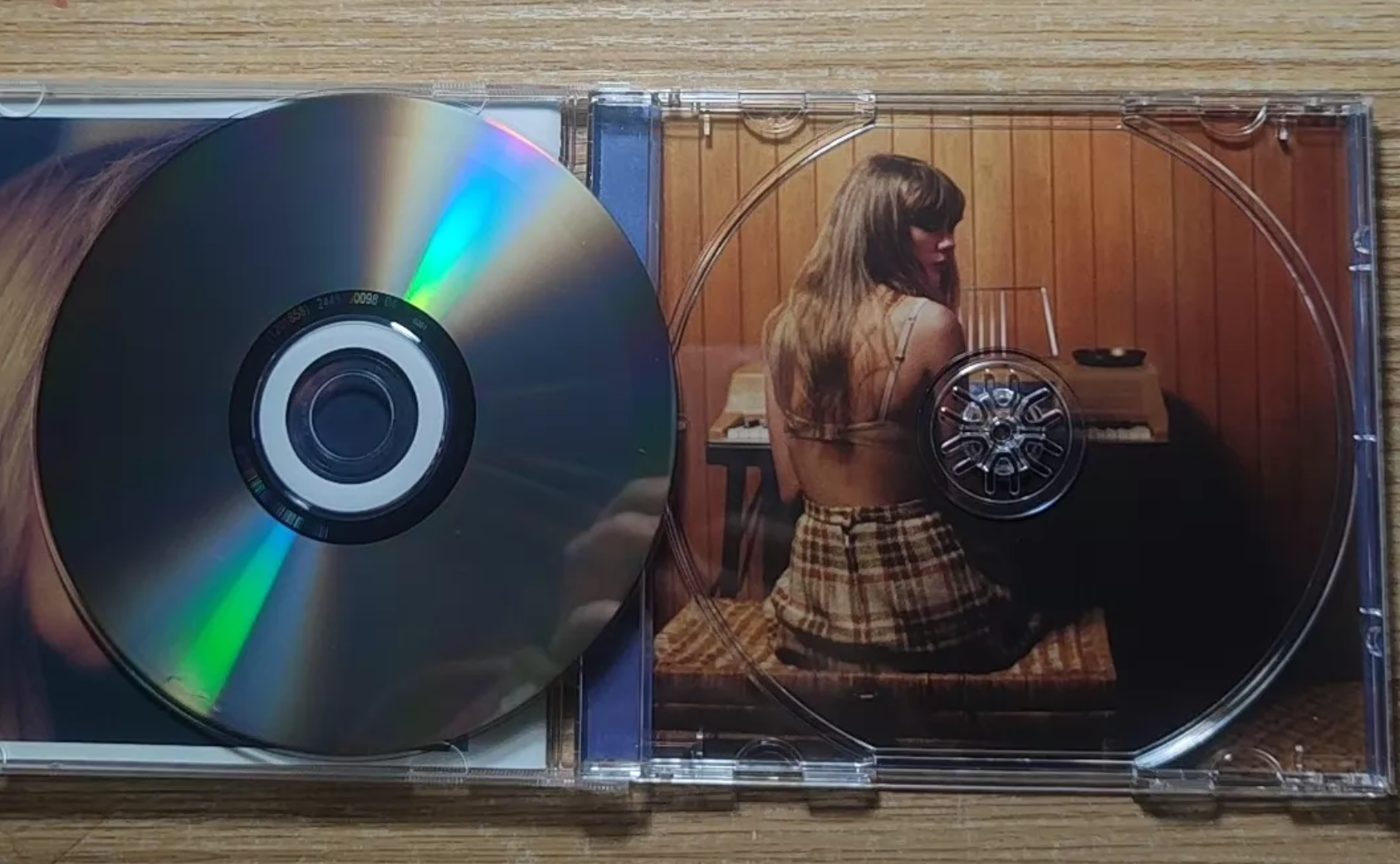Taylor Swift – Midnights Moonstone Blue CD Open Box
