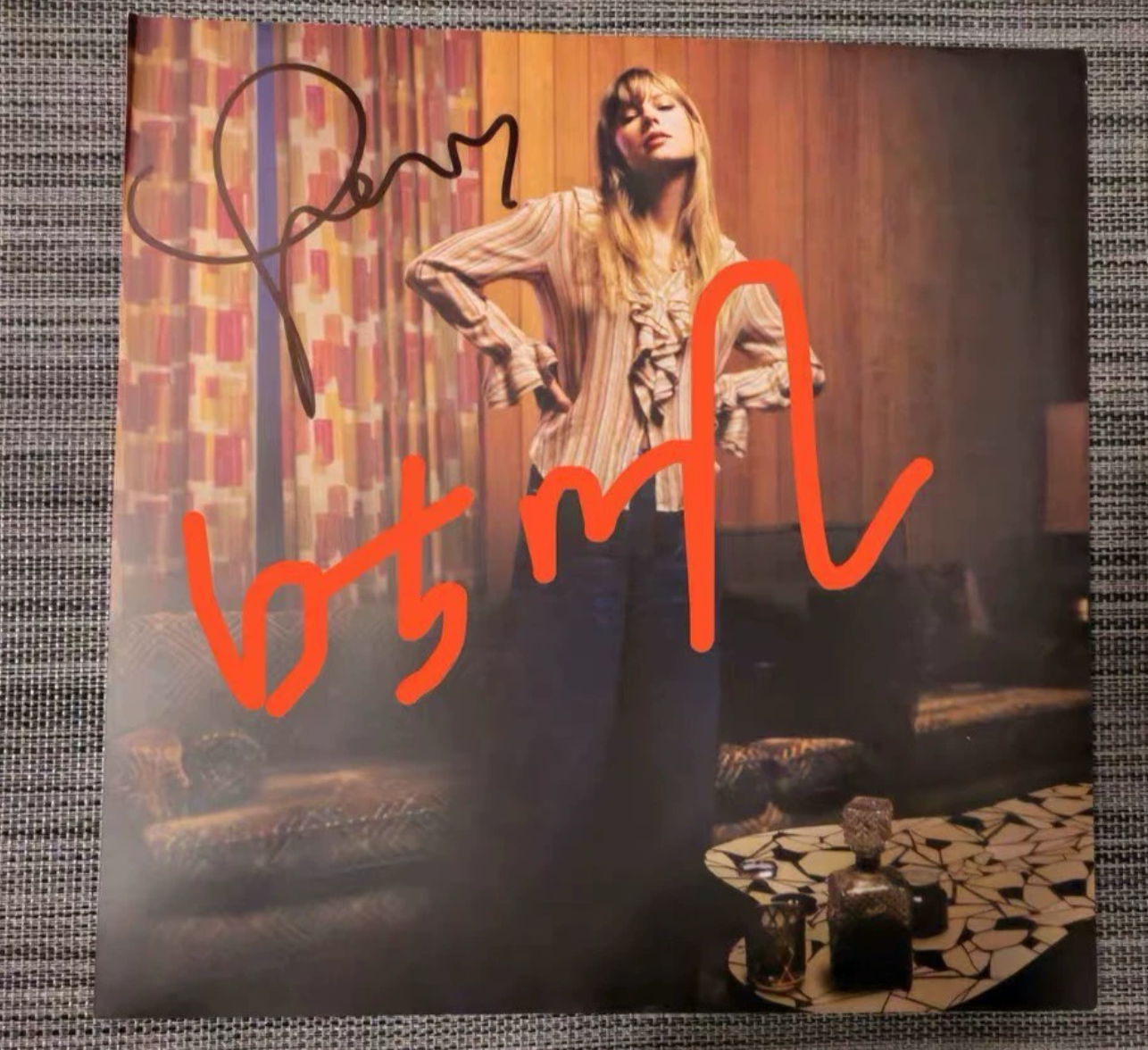 Taylor Swift – Midnights Blood Moon Signed Insert Card Double Heart Signature Opened Like New