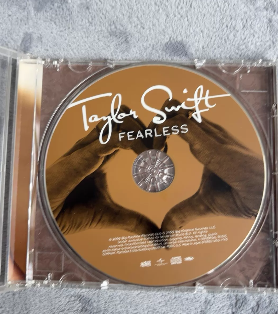 Taylor Swift – Fearless Japan CD With Stickers Included