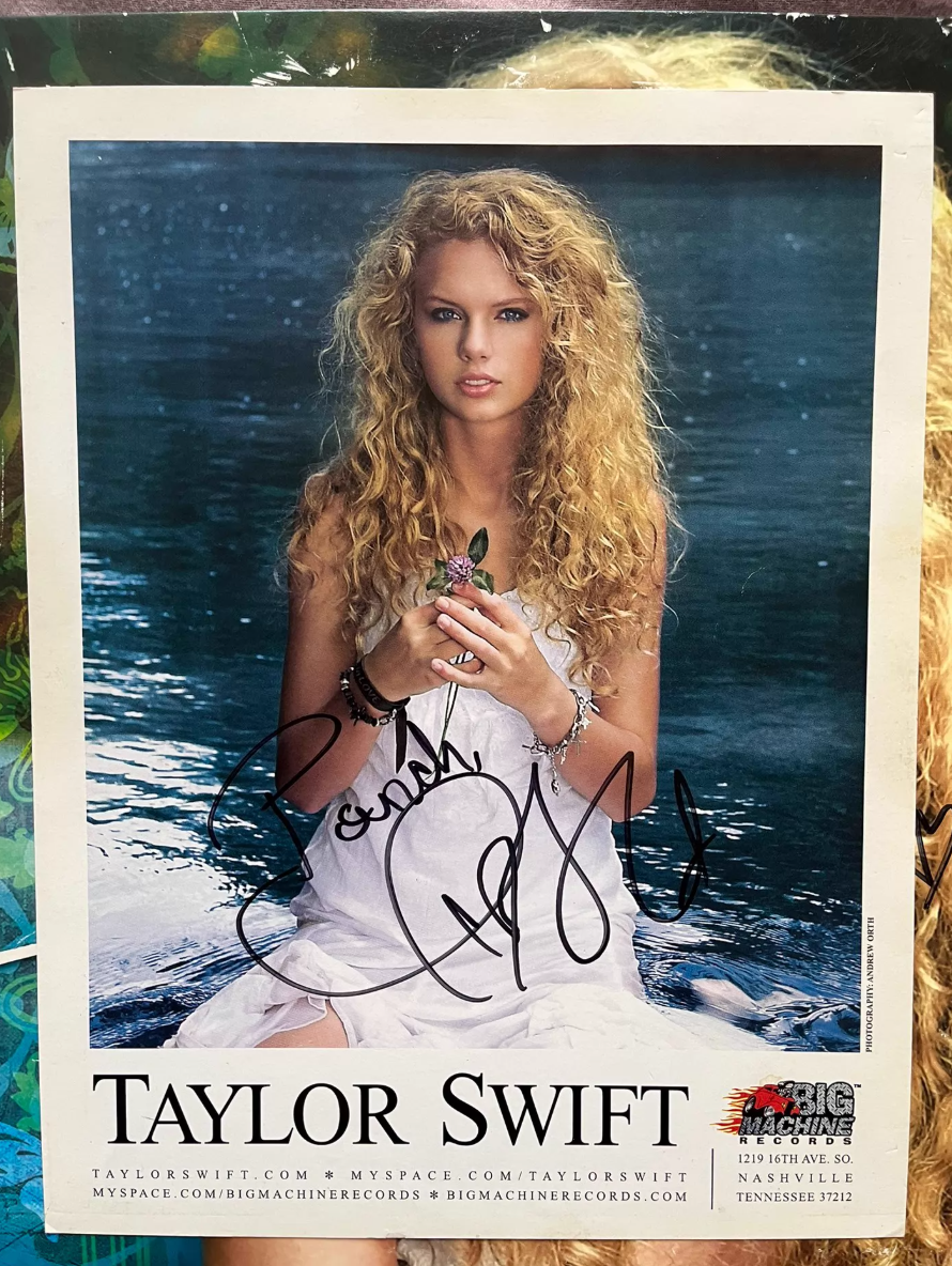 Taylor Swift – Debut RSD Signed Bundle + Poster + Red Autograph Sleeve
