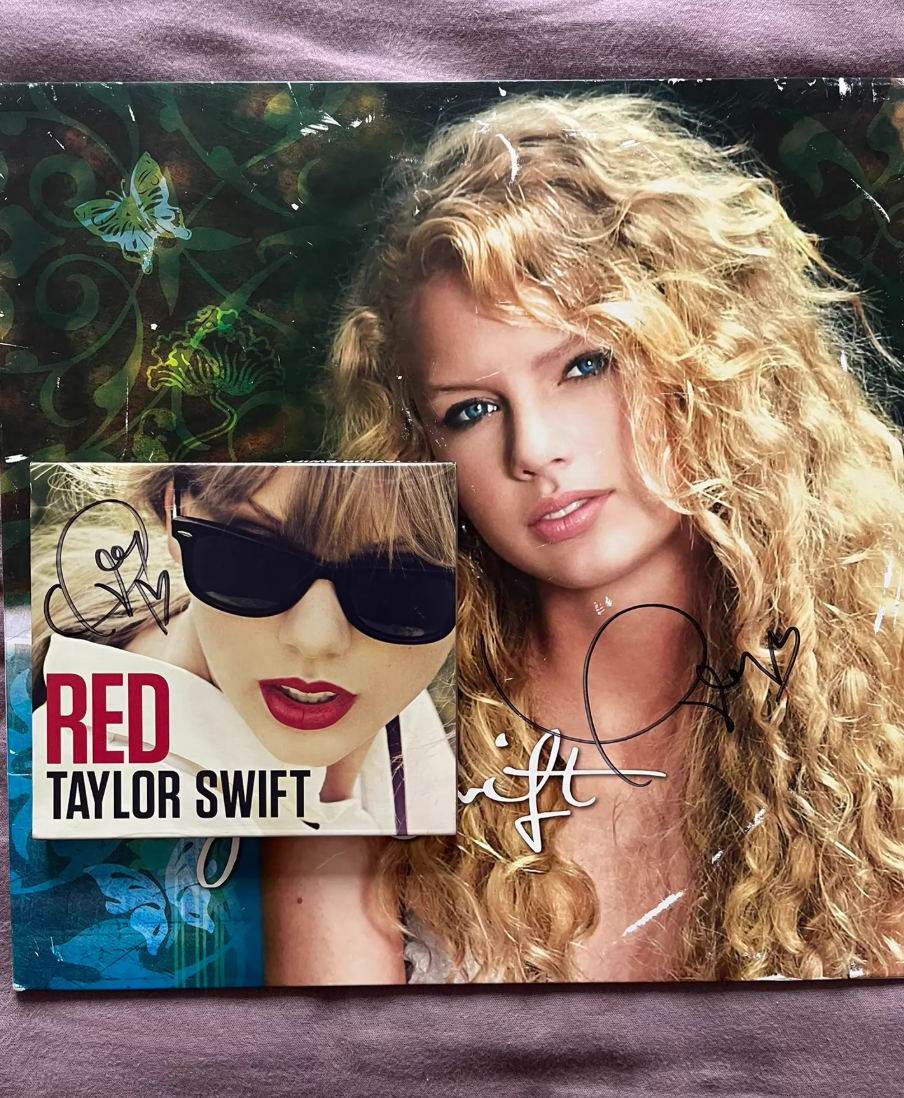 Taylor Swift – Debut RSD Signed Bundle + Poster + Red Autograph Sleeve
