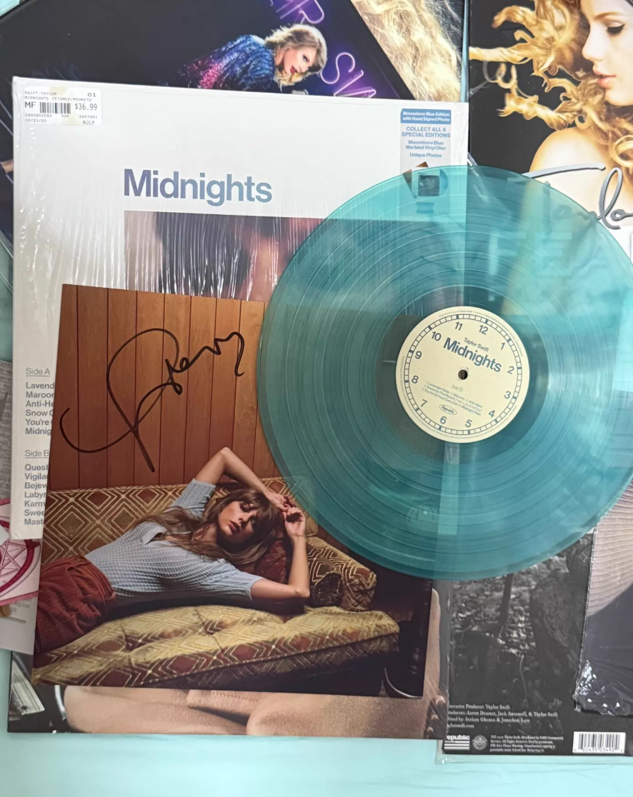 【公式品】テイラー・スウィフト Midnights 直筆サイン入りレコード LP Taylor Swift – Midnights Moonstone Blue Signed Vinyl LP – URVC