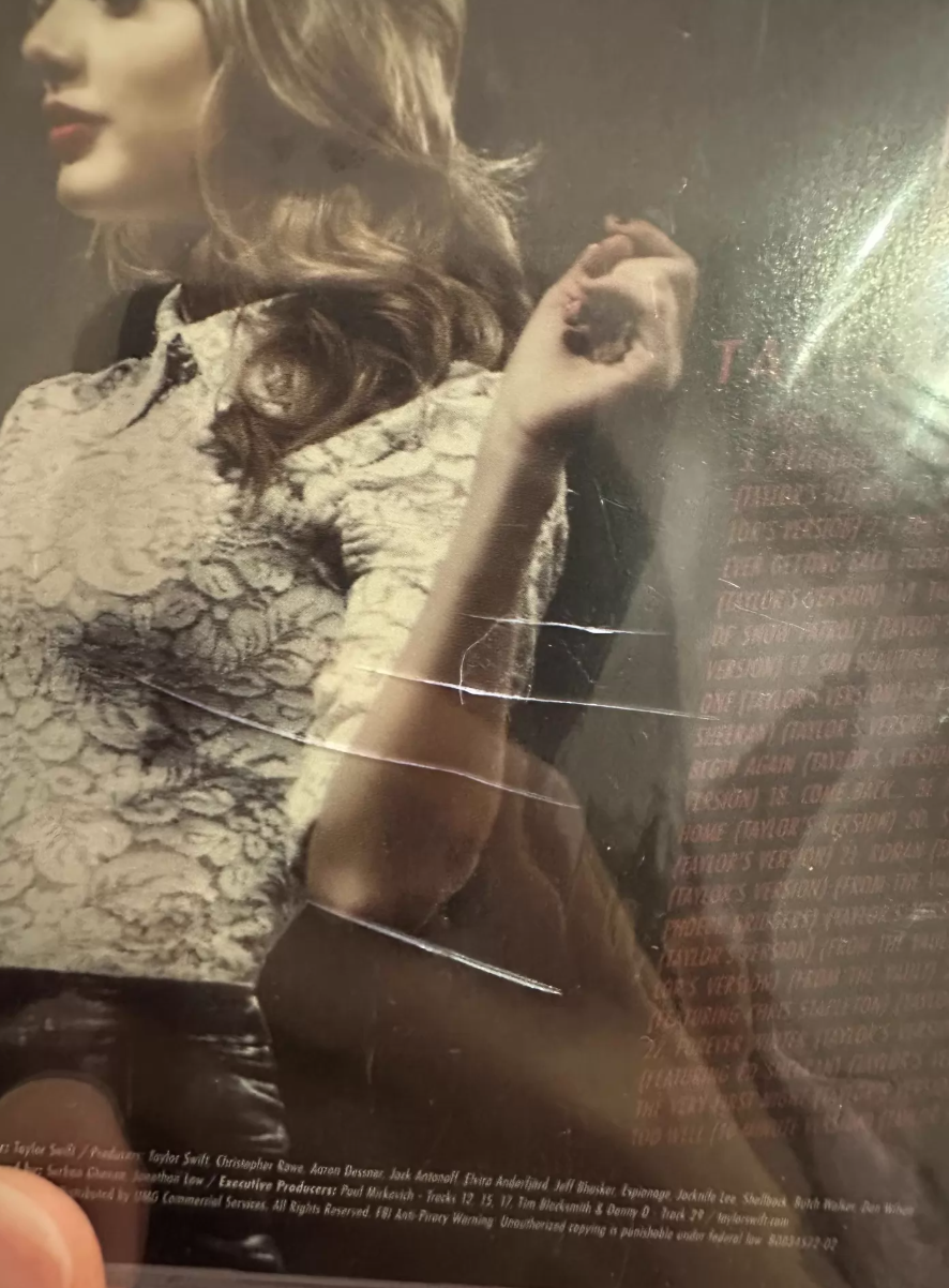Taylor Swift – Red (Taylor’s Version) Signed CD Sealed