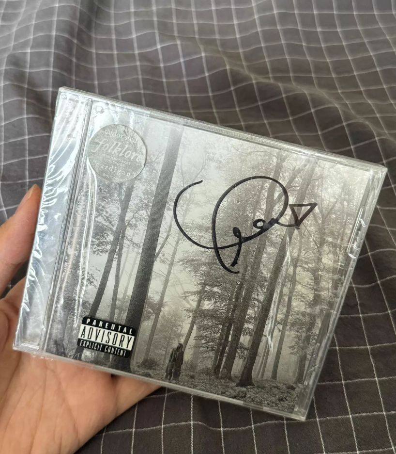 Taylor Swift – Folklore Signed CD Standard Edition Sealed
