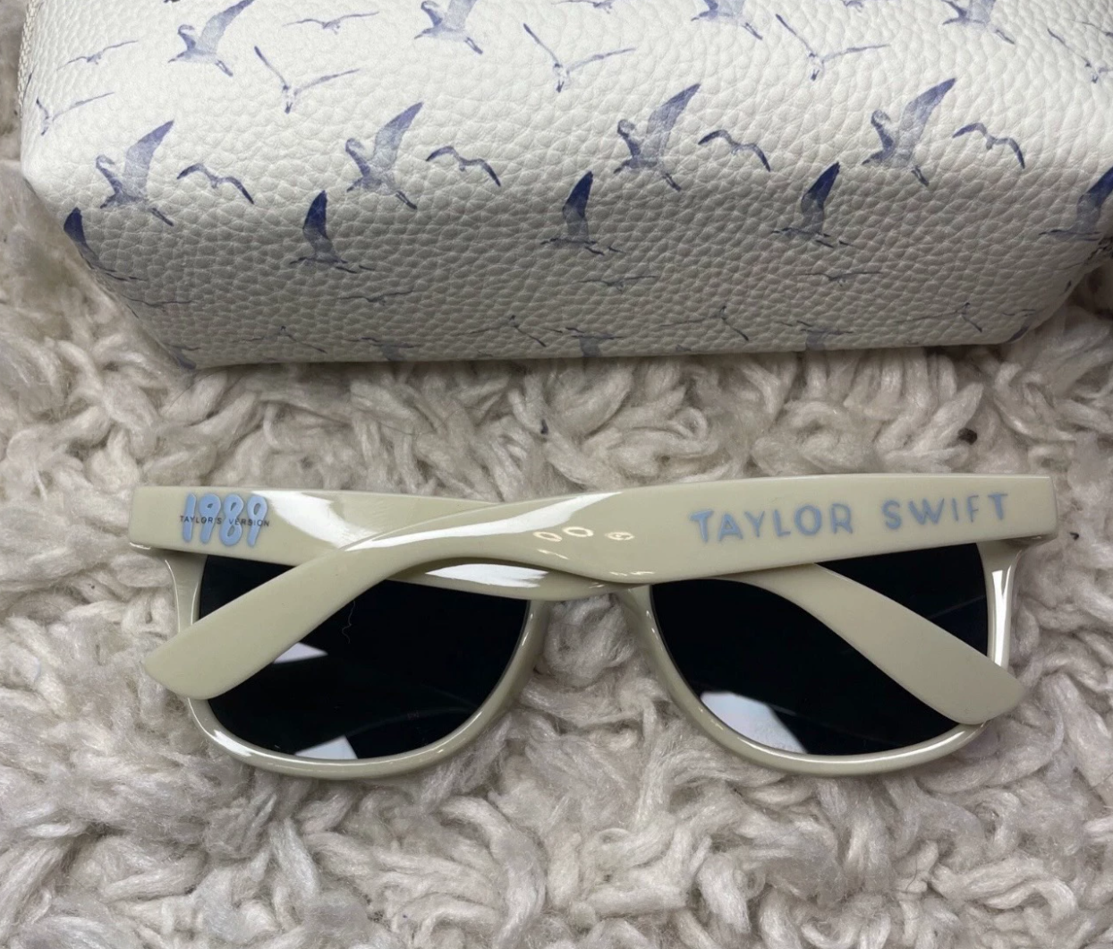Taylor Swift – 1989 Taylor’s Version Sunglasses + Case Official Merch New