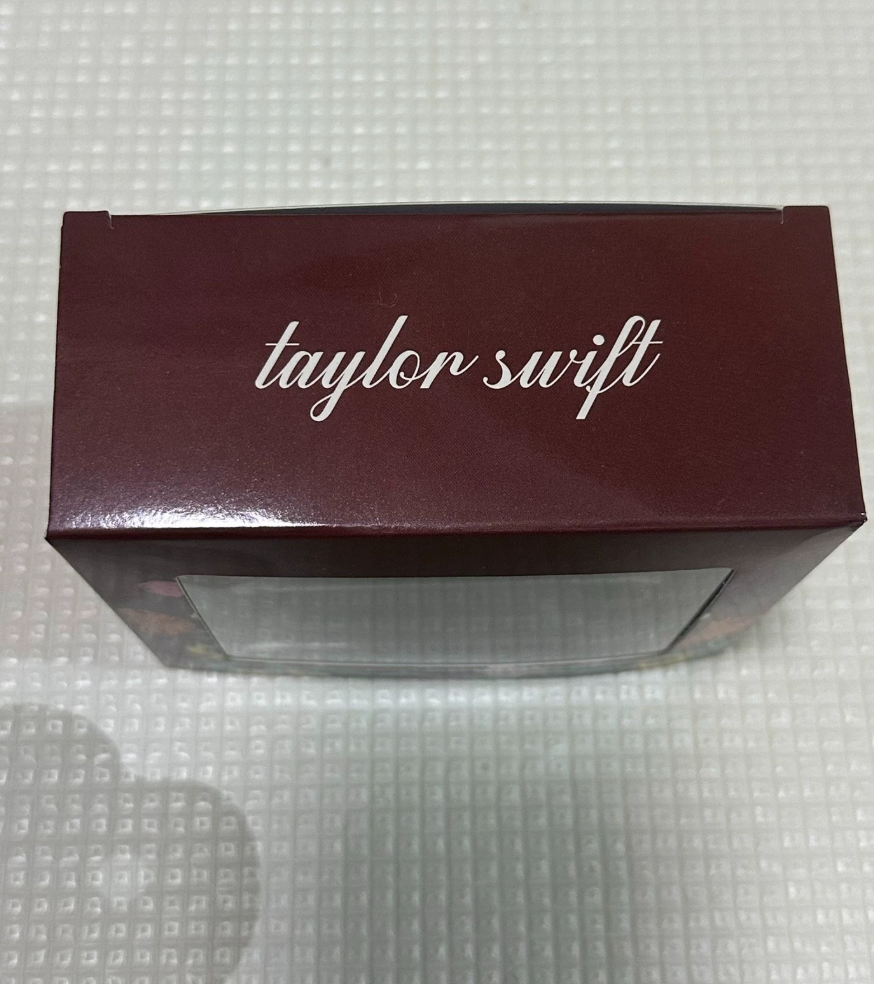 Taylor Swift – Acoustic Piano Ornament Official New