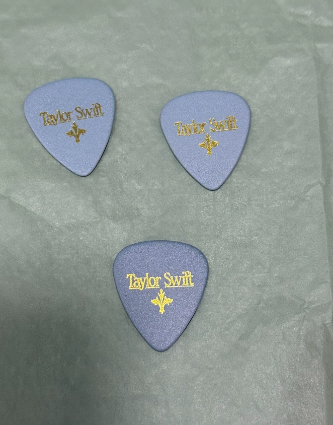 Taylor Swift – Self-Titled Guitar Pick Set 3PCS Gold Logo New