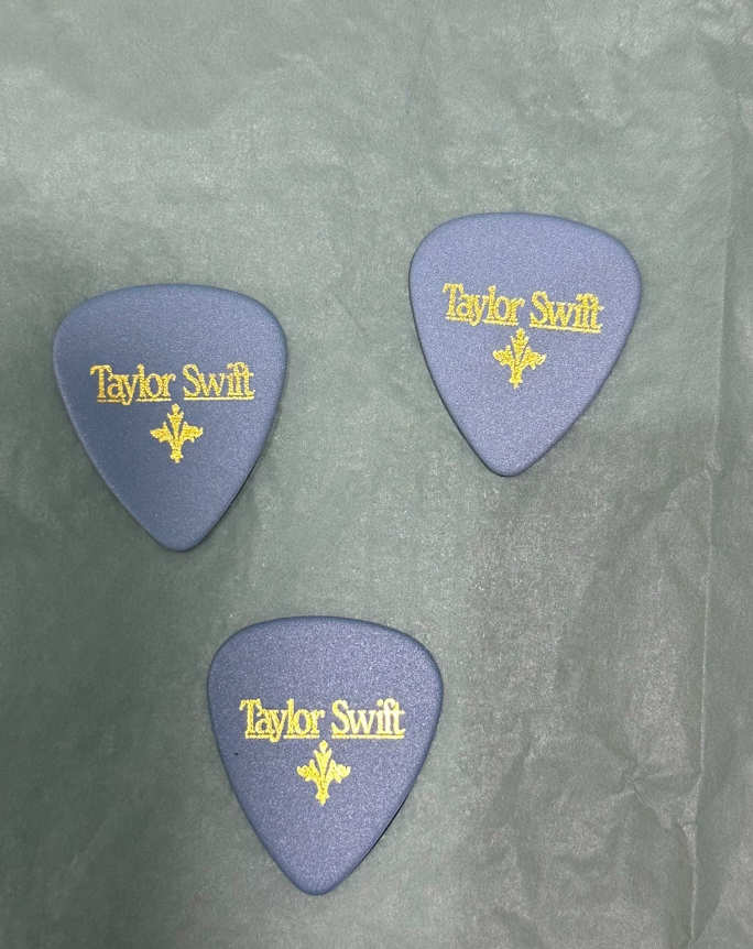 Taylor Swift – Self-Titled Guitar Pick Set 3PCS Gold Logo New
