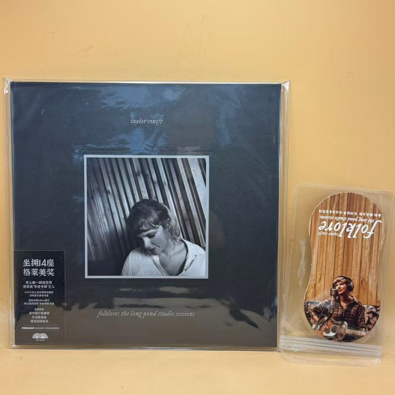 NEW Taylor Swift Folklore Long Pond Studio Sessions Chinese Ed + Mitt