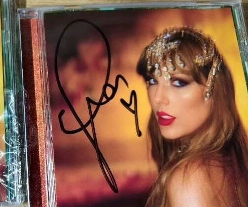 Taylor Swift The Life of a Showgirl Signed CD – Version 1 (Opened)