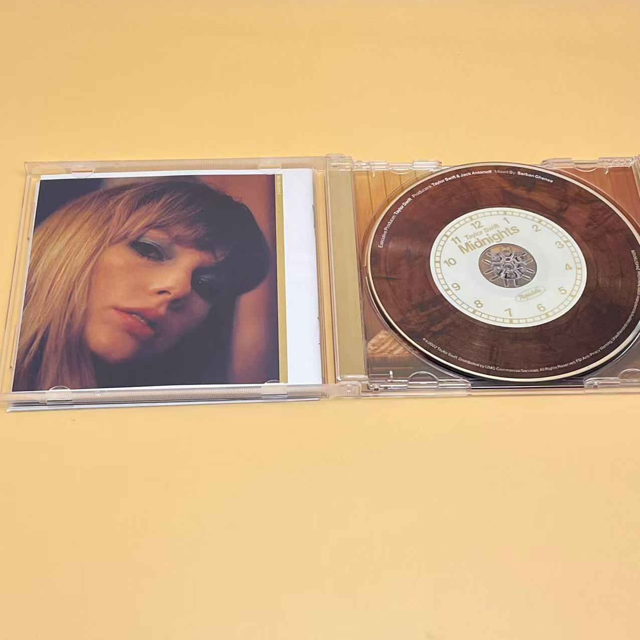 Taylor Swift - Midnights Mahogany Edition, Signed